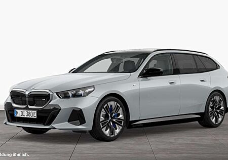 BMW i5 M60 xDrive Touring*731,93€netto*B&W*AHK*SkyLounge*