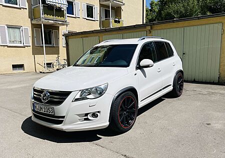 VW Tiguan Volkswagen Volkswagen R-Line 1.4 TSI TÜV 08/2026