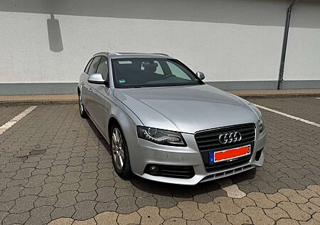 Audi A4 Avant 2.7 TDI/ Schiebedach/ Sitzhzg/ V6