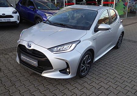 Toyota Yaris Hybrid Club + Navi + AHK abnehmbar