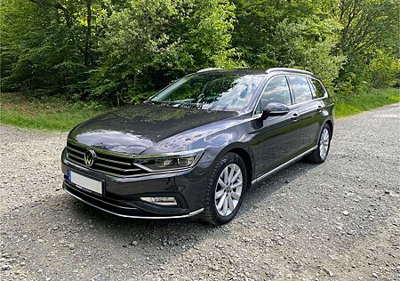 VW Passat Variant Volkswagen Elegance