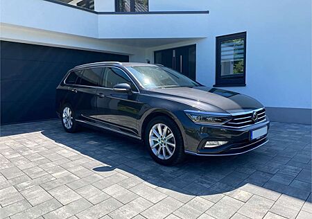 VW Passat Variant Volkswagen Elegance