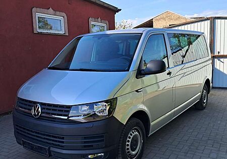 VW T6 Kombi Volkswagen Kombi lang (Regierungsauto Polizei)