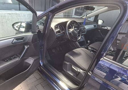 VW Touran Volkswagen 2.0 TDI SCR Comfortline