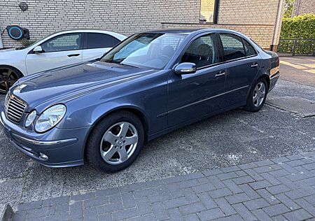 Mercedes-Benz E 200 Kompressor Automatik Avantgarde