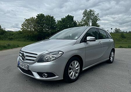 Mercedes-Benz B 180 (BlueEFFICIENCY)
