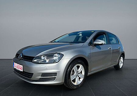 VW Golf Volkswagen 7 VII Limo 1.6 TDI *Kamera*Sitzheizung*AHK*