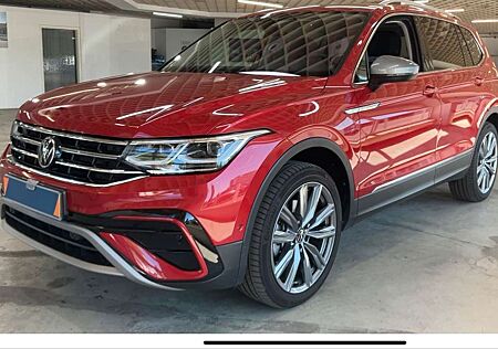 VW Tiguan Allspace Volkswagen ELEGANCE 4M IQDRIVE PANO ACC AHK