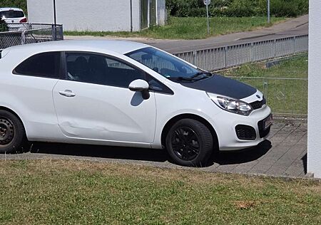 Kia Rio 1.4 TÜV 6 /2027