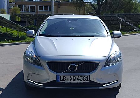 Volvo V40 T2 Geartronic Momentum