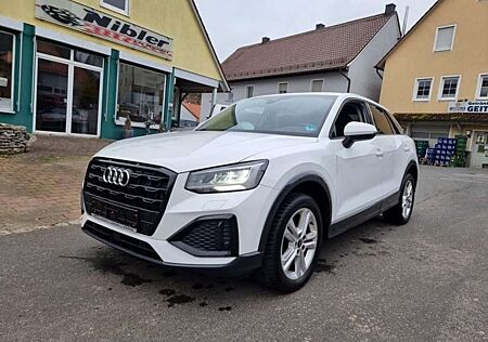 Audi Q2 35 TFSI Black/White LED+NAVI+DAB+GARANTIE!