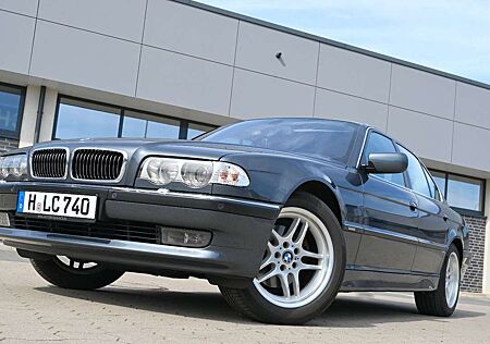 BMW 740 i A M eSSD Navi Leder Individual 8Zyl. HiFi