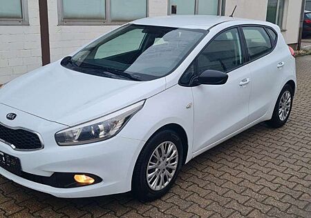 Kia Cee'd Ceed / 1.4 CVVT Spirit Euro 5