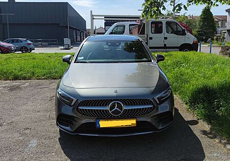 Mercedes-Benz A 180 A180 D Berline AMG LINE