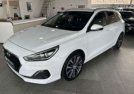 Hyundai i30 cw Trend*Navi*Kam*PDC*SHZ*Automatik*AHK*Allw