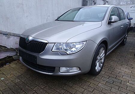 Skoda Superb Elegance-120TKM-SHG-1 Hand-Autom DSG-Leder-Top 1A.