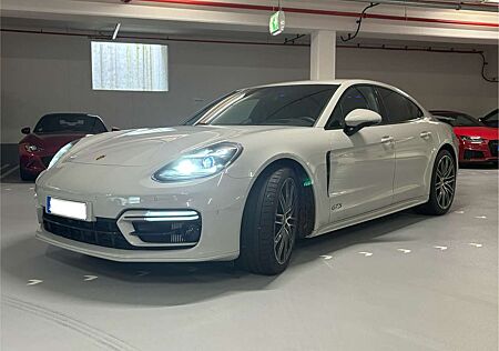 Porsche Panamera GTS