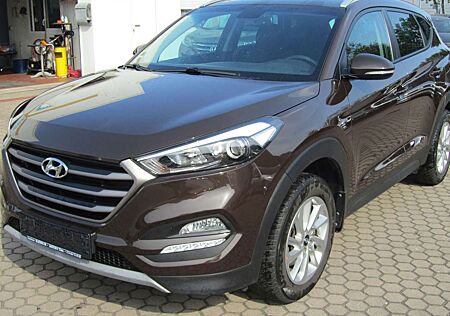 Hyundai Tucson blue 1.6 GDi 2WD