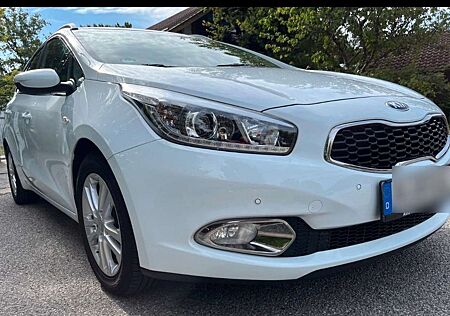 Kia Cee'd Ceed / Ceed 1.6 GDI ISG Dream Team Edition