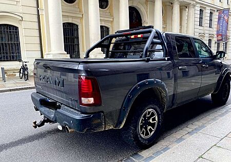 Dodge RAM 1500 HEMI REBEL 5,7Ltrr V8 -LPG - 4WD