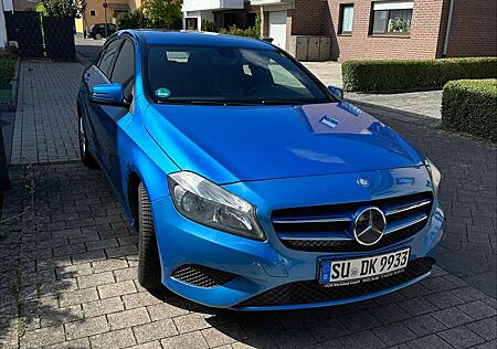Mercedes-Benz A 180 BlueEFFICIENCY Edition Style