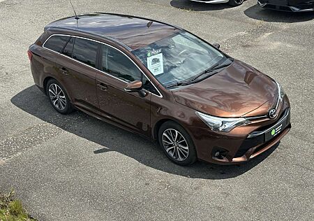 Toyota Avensis Touring Sports 1.8 VVT-i GRA NAVI LED