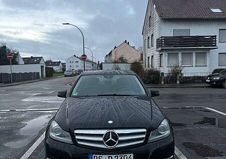 Mercedes-Benz C 220 CDI DPF (BlueEFFICIENCY) 7G-TRONIC Avantgarde