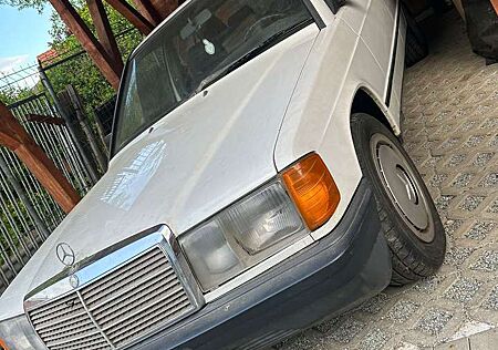 Mercedes-Benz 190 E