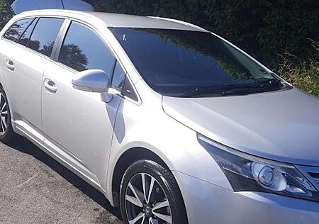 Toyota Avensis Combi 2.0 D-4D Life