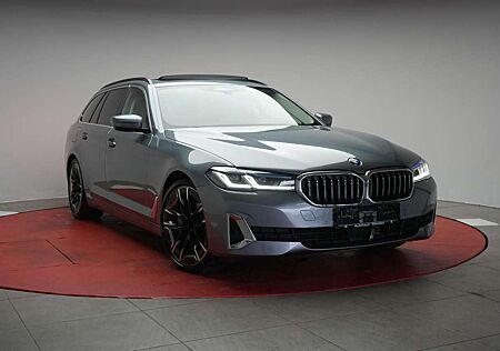 BMW 530 i Touring Luxury Line Navi/Leder/ACC/Kamera