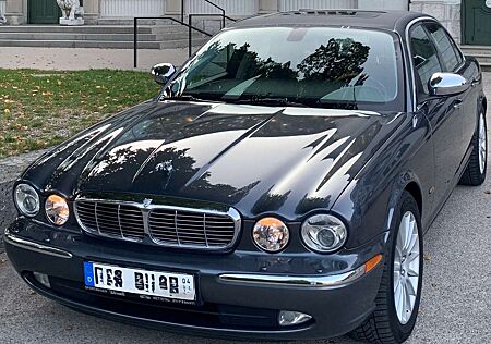 Jaguar XJ XJ6 2.7 Twin Turbo Diesel Executive