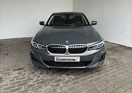 BMW 330 e Lim. Navi.LED.ParkAss.Temp.SHZ.DuLa.Sportsz