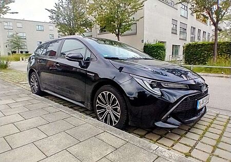 Toyota Corolla 2.0 Hybrid Touring Sports Team Deutschland