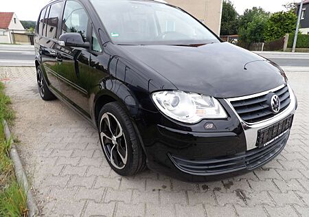 VW Touran Volkswagen United Klima Sitzheiz. Aluräder Radio HU AU Neu