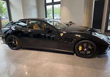 Ferrari GTC4 Lusso *LIFT*Folie*Apple*Pass.display*MIETKAUF