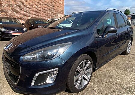 Peugeot 308 SW "Allure" Klima+Xenon+PDC+Panoramadach