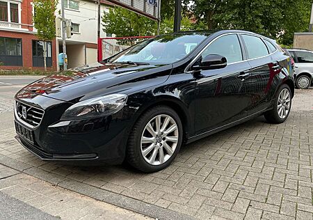 Volvo V40 Summum