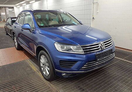 VW Touareg Volkswagen 3.0 TDI*LUFT*STAND-HZG*PANO*LED*360°