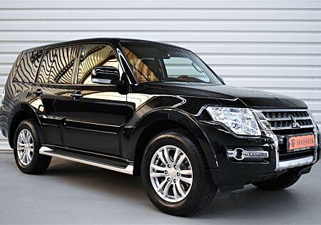 Mitsubishi Pajero 3.2 DI-D Diamant+7.Sitzer+Navi+Xenon