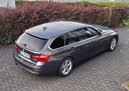 BMW 318i 318 Touring Aut. Sport Line Navi Pano AHK HU neu