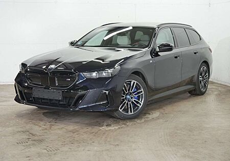 BMW i5 M60 xDrive Touring Pano.Dach Driving Assistant Pro