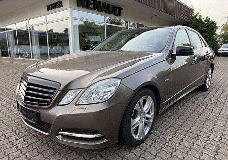 Mercedes-Benz E 220 CDI BlueEff*Avantgarde*Limo*NAVI*Aut*LED*