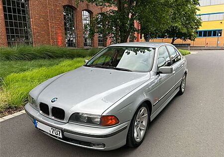 BMW 528i 528 5er e39