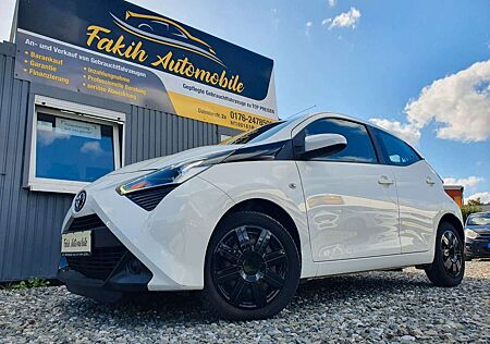 Toyota Others Aygo x-play.NAVI.RÜCKFAHRKAMERA.USB.1-Hand