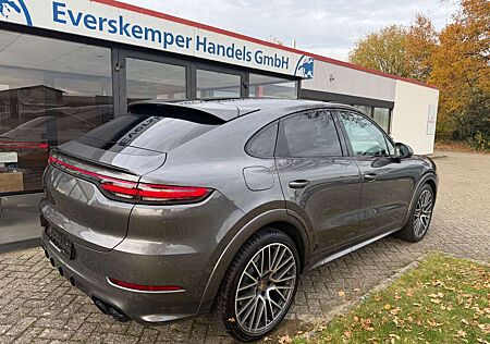Porsche Cayenne Coupe Turbo/Carbon/Massage/Pano/Sportabg
