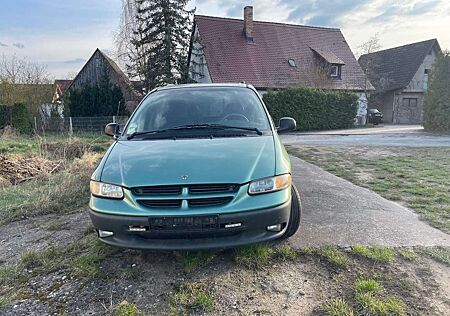 Chrysler Voyager Family Comfort 2.4 7-Sitzer AHK Autom
