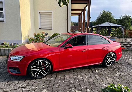 Audi A4 40 TDI quattro S tronic advanced