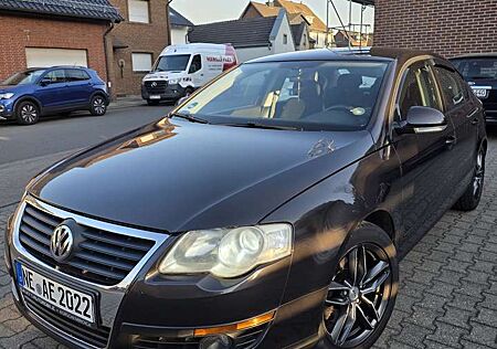 VW Passat Volkswagen 1.6 FSI Trendline
