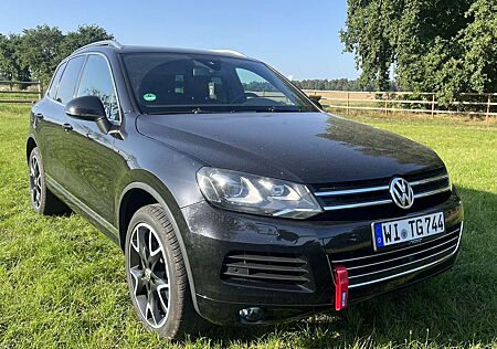 VW Touareg Volkswagen 3.0 V6 TDI DPF Aut. Individual