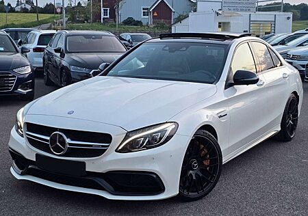Mercedes-Benz C 63 AMG C 63 S AMG*KERAMIK*PERFORMANCE*DRIVERS*BURMESTER
